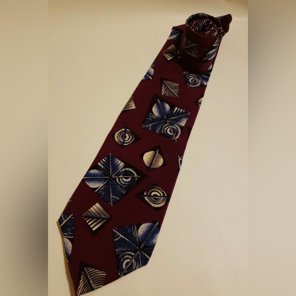 Men’s Vintage Christian Dior 80s Maroon Abstract Print Silk Tie - Picture 4 of 13